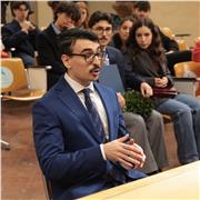 Laureato in giurisprudenza all'università di Bologna, offro lezioni, in presenza o online, nelle principali branche del diritto